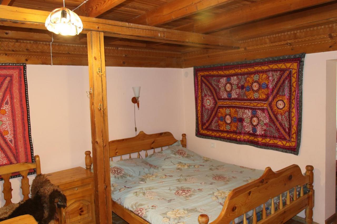 Ethno Guest House Caravan Tamchy Екстер'єр фото