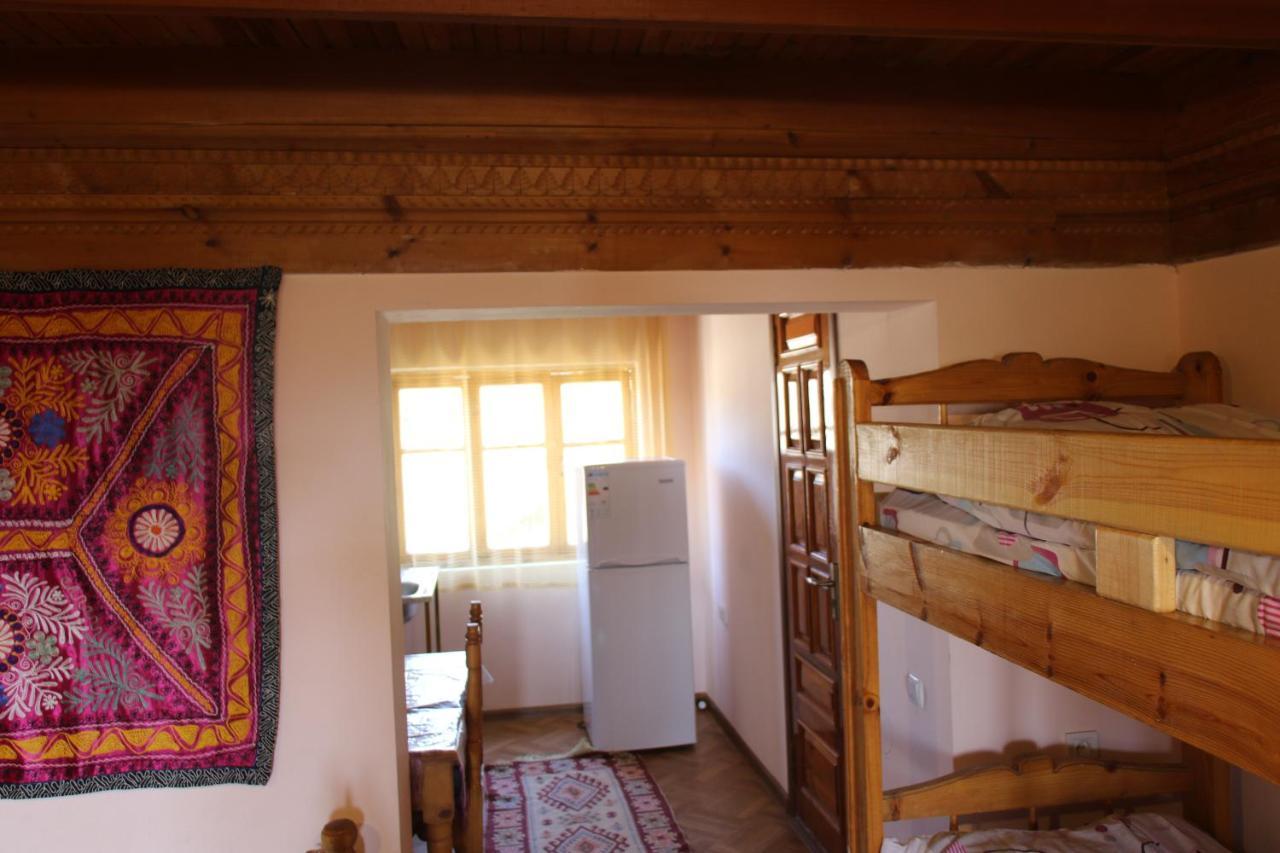 Ethno Guest House Caravan Tamchy Екстер'єр фото