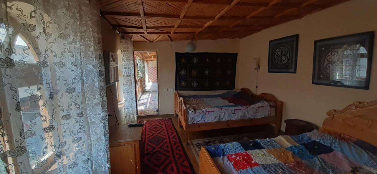 Ethno Guest House Caravan Tamchy Екстер'єр фото