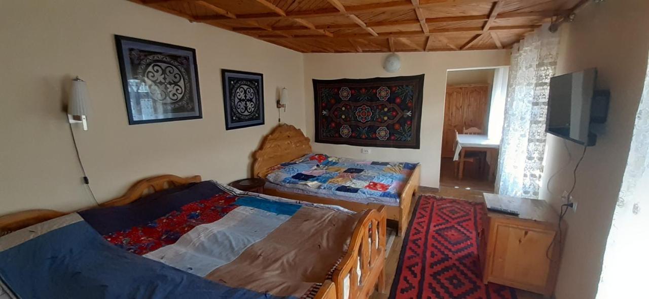 Ethno Guest House Caravan Tamchy Екстер'єр фото