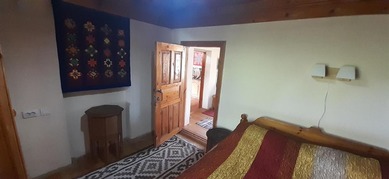 Ethno Guest House Caravan Tamchy Екстер'єр фото